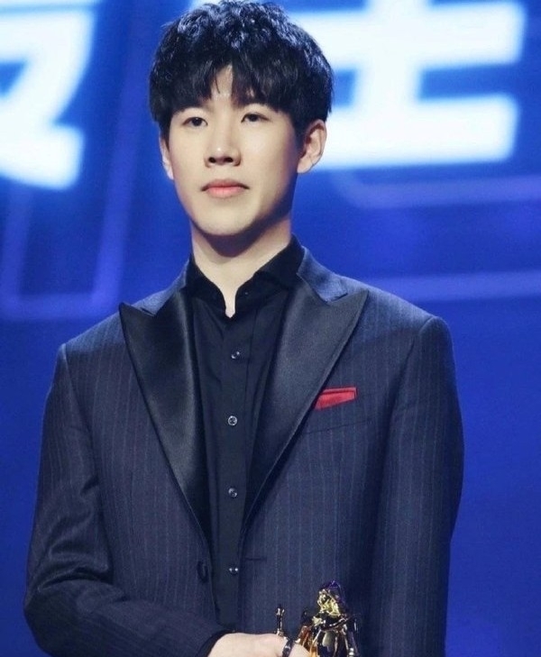 9INE 宣布降级 Misutaaa 和 s0und