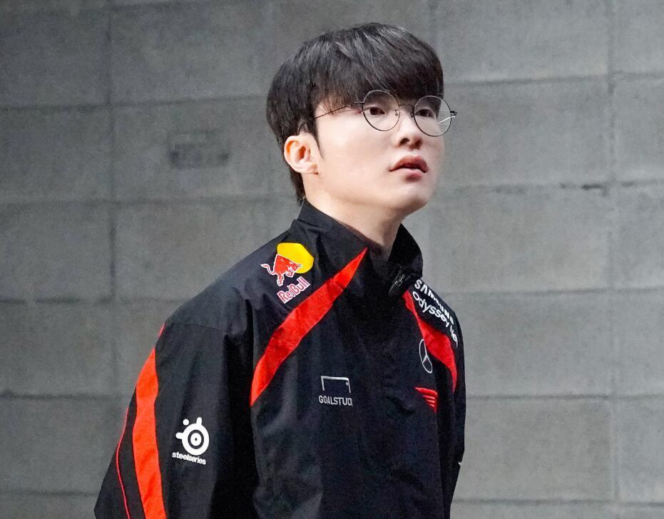 FlyQuest , G2 Esports , 和 Hanwha Life Esports 在 2025 年全球总决赛中获得第二场胜利